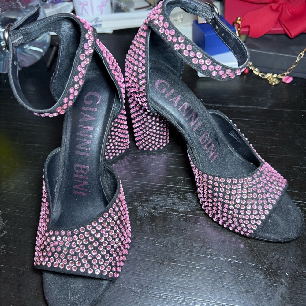 Gianna Bini pink crystal strappy heels